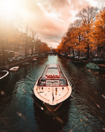Klassische Kanalfahrt in Amsterdam
